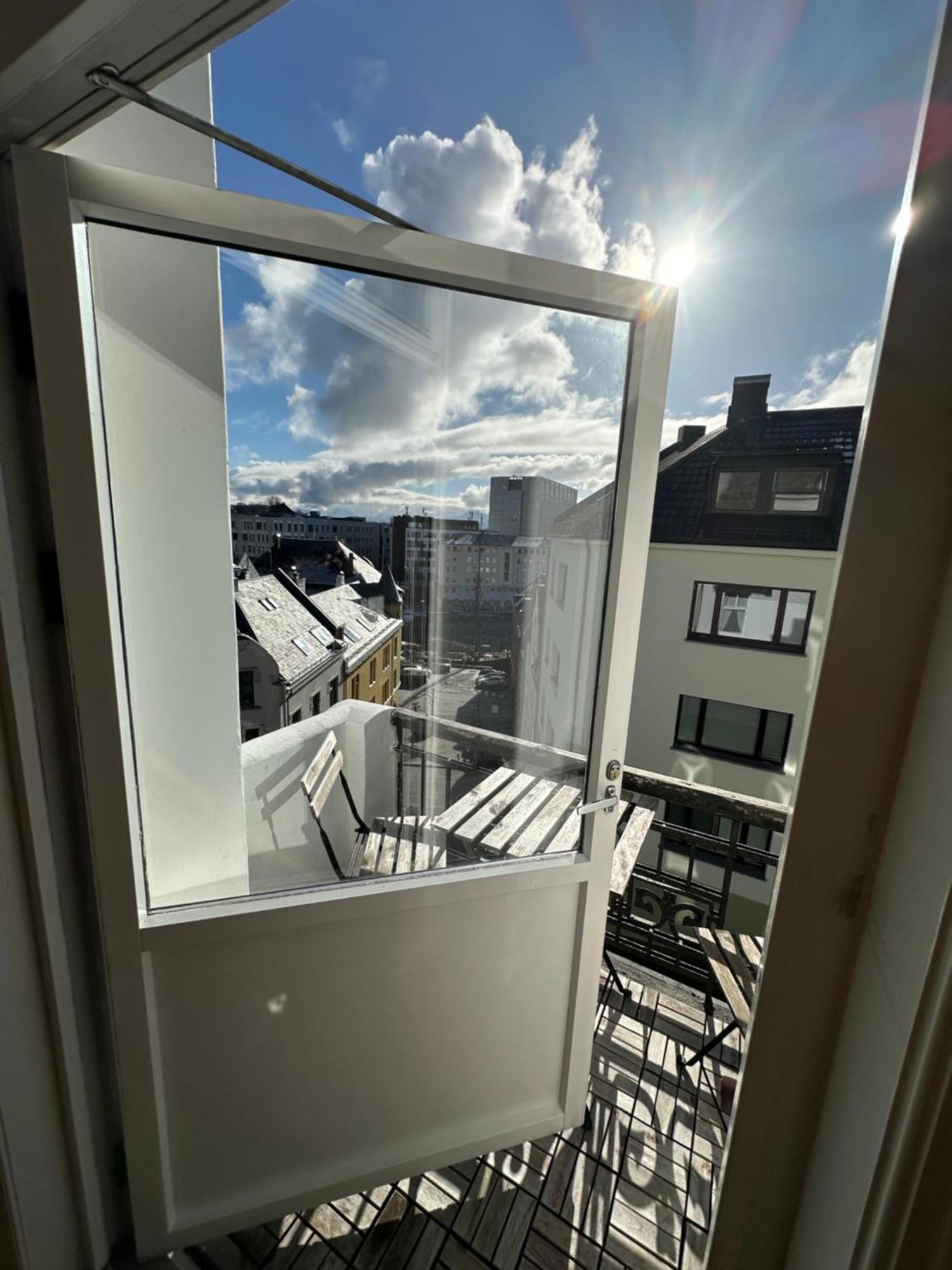 Stylish Big Jugend Art Nouveau Apartment With Balcony Heart Of Ålesund Zewnętrze zdjęcie